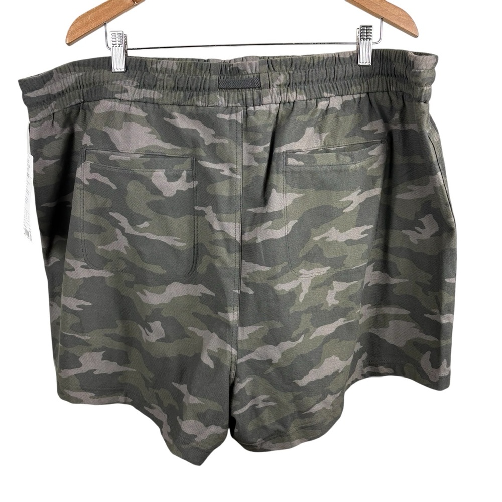 NWT Women's Athleta Camo Farallon Semi-Fitted Organic Cotton Shorts 0301 - Picture 2 of 8